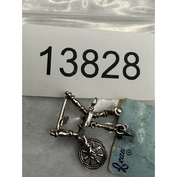 Vintage Beau Sterling Charm Spinning Wheel Sewing On Card - Picture 5 of 5